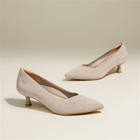 Pointed-Toe Kitten Heels (Scarlett), GOLDEN ALMOND, EU35 | VIVAIA