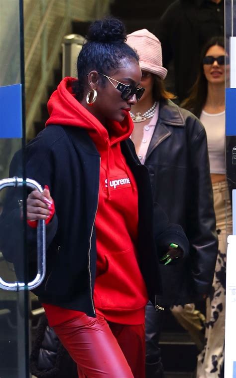 BELLA HADID, JUSTINE SKYE and KENDALL JENNER at Whole Foods in New York ...
