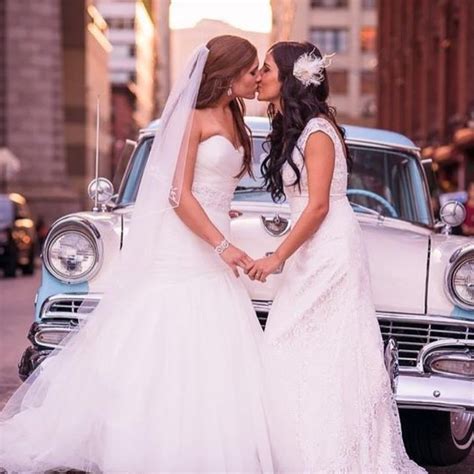 ...lesbian french kissing : r/girlskissing