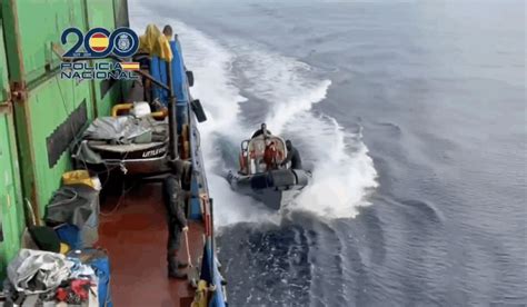 Spanish cops seize 6.5 tonnes of cocaine on Vigo-bound ship