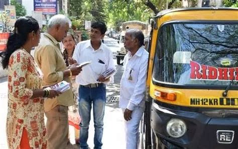 Pune Has Its Very First Auto Rickshaw Library | WhatsHot Pune