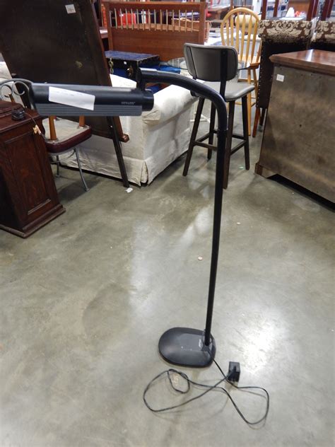 OTT-LIGHT FLOOR LAMP