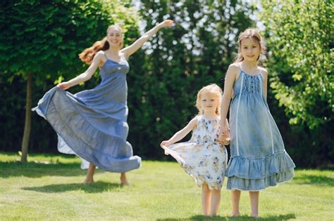 Mutter mit Töchtern | Kostenlose Foto