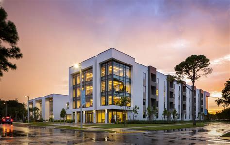 Dining Hall 的图像结果