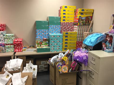 Muncie Police Department Delivers 3,000 Gifts Donated by the Indiana ...