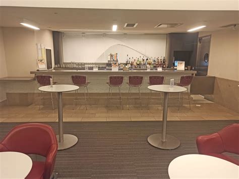 Lounge Review: St. Louis Admirals Club - No Work All Travel