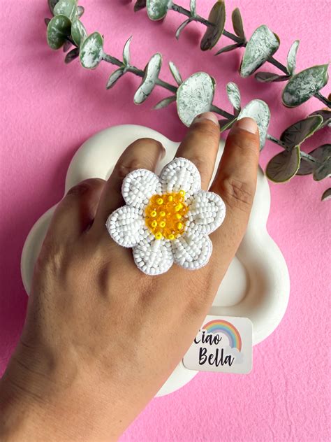 White Daisy Handmade Beaded Flower Ring – Ciao Bella