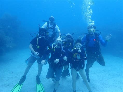 Rainbow Reef Dive Center