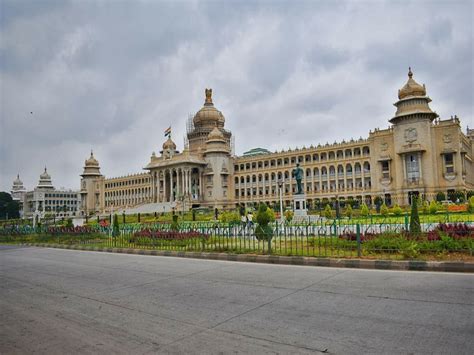 What is vidhan sabha? where is it? give some pictures of it - Brainly.in