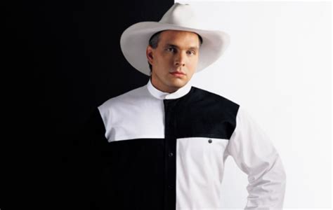 Act Fast: Download Two of Garth Brooks’ Hit Albums for FREE Today