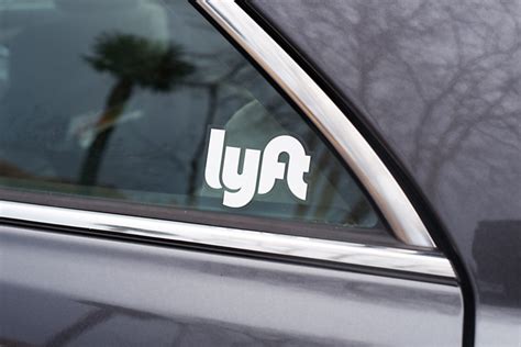 Dank Demoss: Sues Lyft After Being Denied Service Due To Size