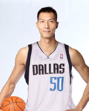 易建联已经处在退役边缘！NBA生涯5年，他每年能领到多少退休金？_腾讯新闻