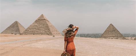 Day Tour to Giza Pyramids, Egyptian Museum, and Bazaar - Klook India