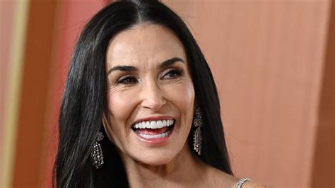 Demi's Moore's 2025 Oscars Look Is the Most Demi Moore Look to Ever Exist—See the Photos | Allure