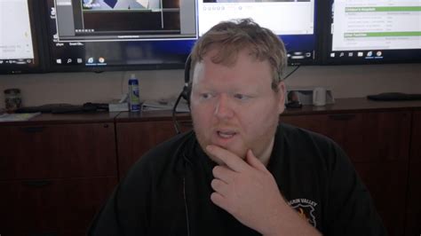 Watch 911 Crisis Center Sneak Peek: Woman Calls into 911: "I Can't ...