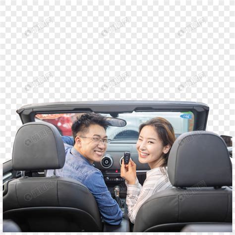 开车购物的幸福情侣高清摄影大图-千库网