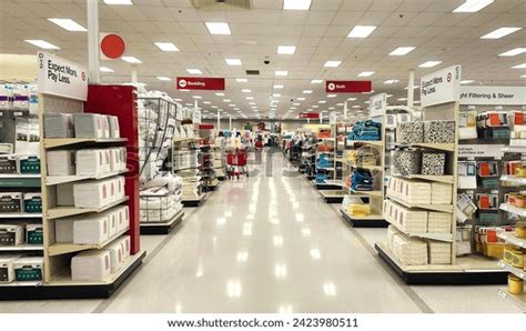 Small Target Store 的图像结果
