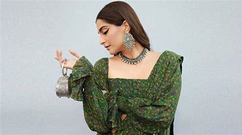 Mix a myriad of patterns for a truly memorable mehendi look