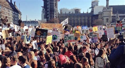 UK Students Join Mobilisations on Climate Change | NewsClick