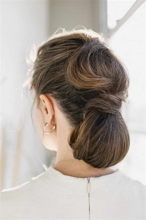 26 Low Bun Wedding Hair Ideas