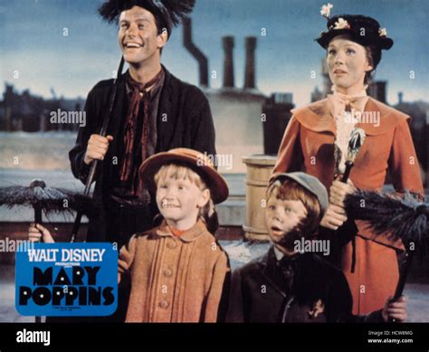 MARY POPPINS, Dick Van Dyke, Karen Dotrice, Matthew Garber, Julie ...