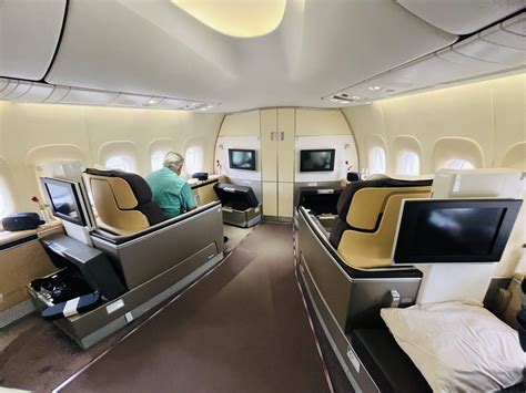 How to Score Lufthansa First Class Nose Seats on 747?