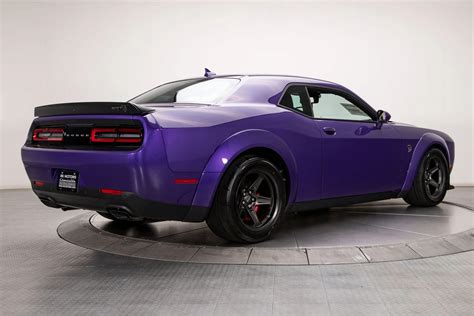 2023 - DODGE CHALLENGER SRT HELLCAT SUPER STOCK PLUM CRAZY | Fabricante DODGE | PlanetCarsZ