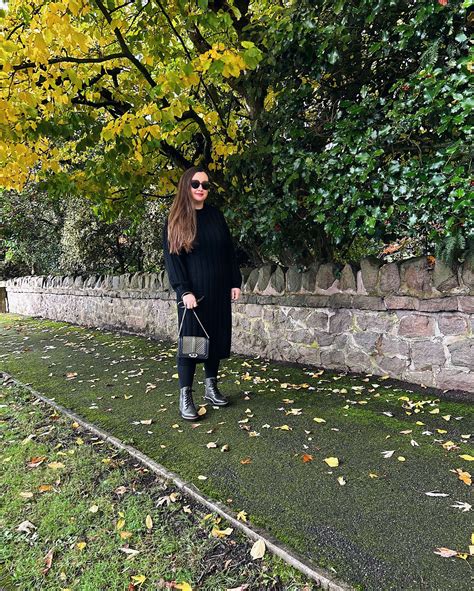 Olive Green Boots and Bag Outfit – JacquardFlower