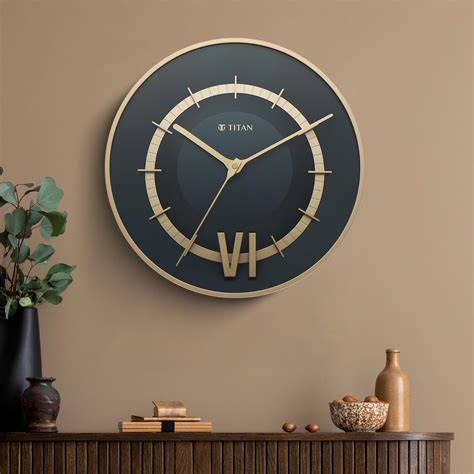 Titan Wood & Glass Fusion Wall Clock - 32 Cm X 32 Cm (Medium), Analog ...