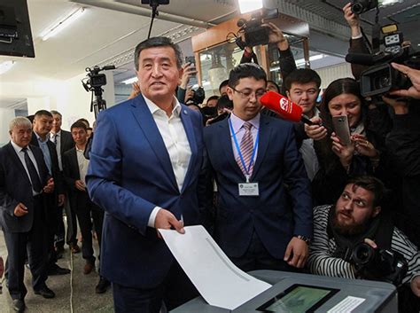 吉尔吉斯斯坦总统选举有序进行，今日结果揭晓|吉尔吉斯斯坦|民主党|共和国_新浪新闻