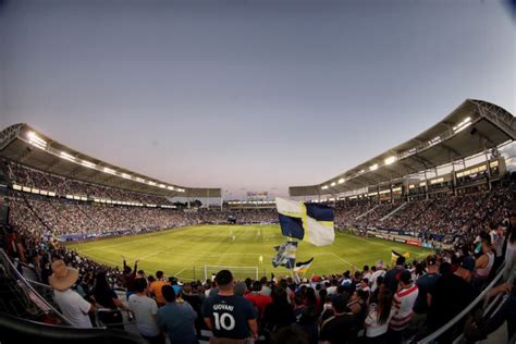 LA Galaxy Introducing Virtual Reality Experience - Soccer Stadium Digest