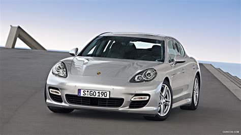 2010 Porsche Panamera Turbo | Front Left Quarter View Photo