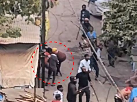Stone pelting between two groups in Bhopal, swords brandished