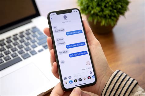 iOS 14 iMessage App: Top 5 New Messages Features on iPhone