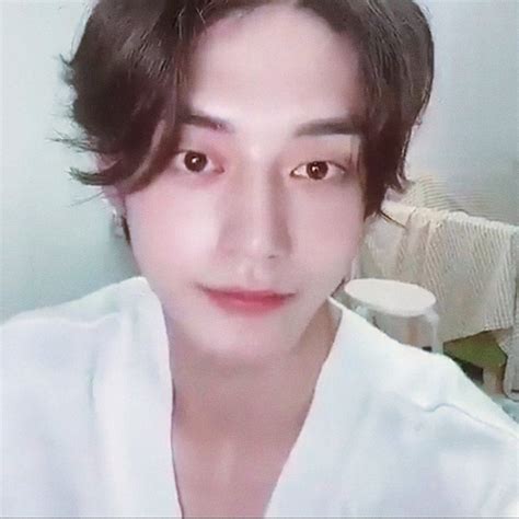 didi ️ ZB1 김지웅 📌 on Twitter: "RT @hourjiwoong: low quality pics but high quality beauty #김지웅 ...