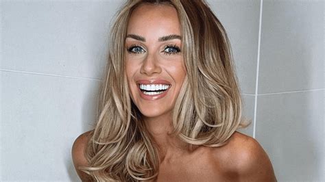 Celebs Go Dating star Laura Anderson strips naked for cheeky Instagram ...