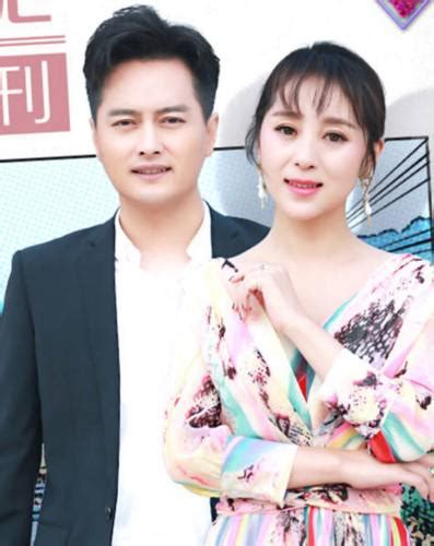 郭津彤有过婚史吗,云飞和郭津彤相差几岁?_江都在线