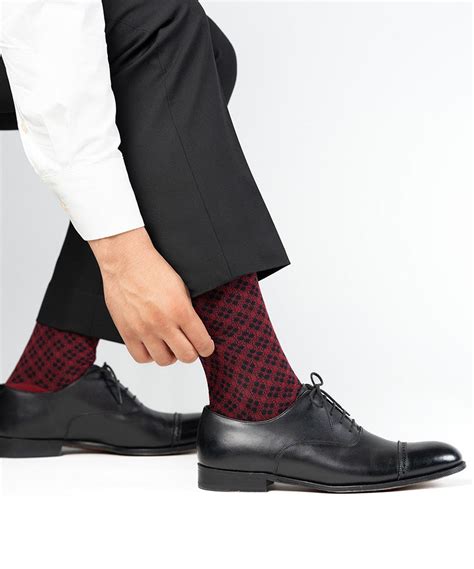 Maroon Plaids - Bold Formal Socks with Tartan Detail for Men | Theater ...