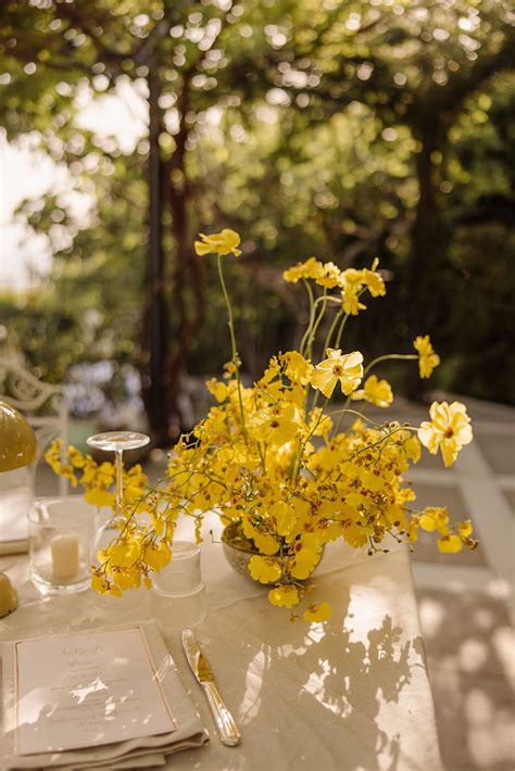Yellow Wedding - Anthea Studio Floral Design | Yellow wedding flowers ...