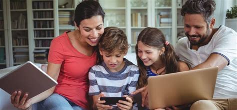 Cómo enseñar a los hijos a navegar de forma segura | BBVA