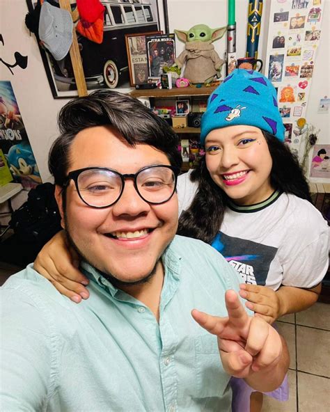 Amelia H. Rojas | Pero no me pierdo por nada una invitación a ir al @cafe.marfil 🥰 #cafeteria # ...