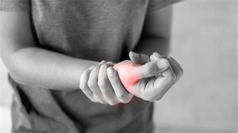 What is De Quervain’s Tenosynovitis (Sore Thumb Pain)? – Lift Clinic