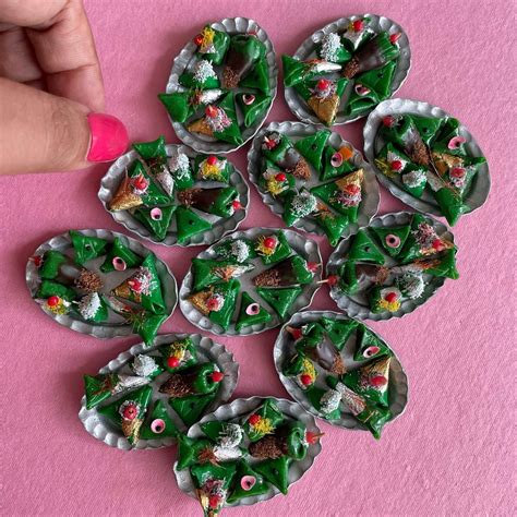 Banarasi Paan Bida Platter Miniature Food Magnet – small IDEA