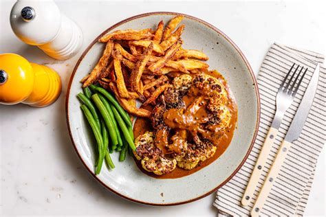 Blumenkohl-Steak mit cremiger Pfeffersauce · Eat this! Vegane Rezepte