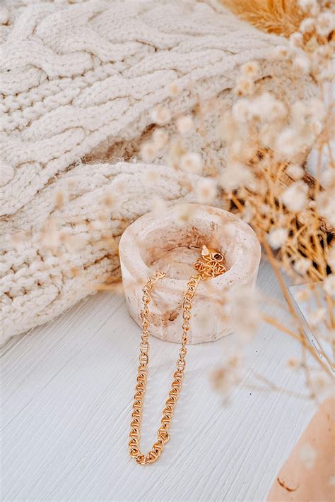 Why Pandora Jewelry Fans Are Drawn to This Free Offer | by Favkfasr | Medium