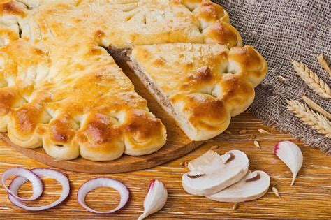Осетинский пирог с говядиной и грибами - цена с доставкой в Москве ...