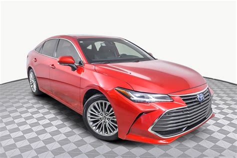 2022 Toyota Avalon Hybrid Red