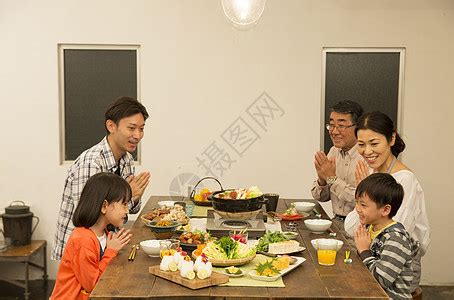 吃火锅的一家人高清图片下载-正版图片502049397-摄图网
