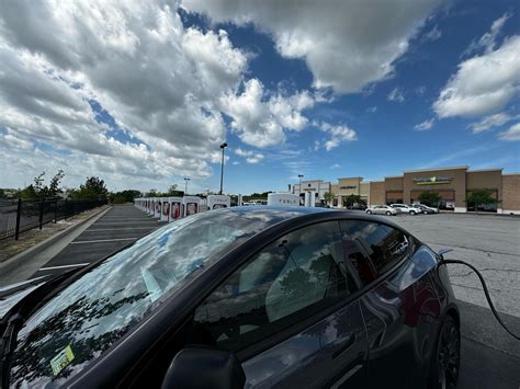 Tulsa Hills Shopping Center | Tulsa, OK | EV Station