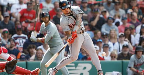 Javier Báez’s 2-run single in 10th helps Tigers beat Boston 8-4 to send ...